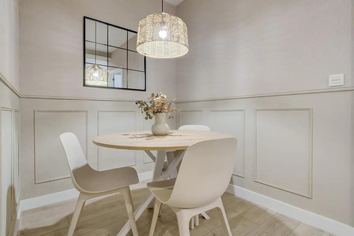Zurriola Beach Modern Comfort & Top Location San Sebastian Apartment