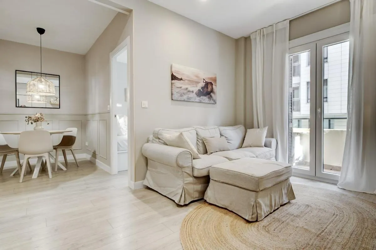 Zurriola Beach Modern Comfort & Top Location San Sebastian Apartment
